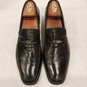SALVATORE FERRAGAMO men's size 9 D black loafer.